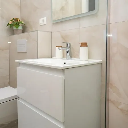 Διαμέρισμα Luxury With Heated Pool *