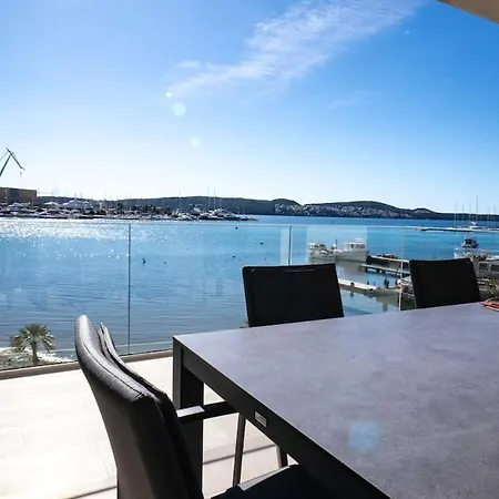 Luxury With Heated Pool * Τρογκίρ