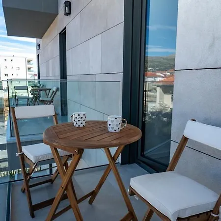 아파트 Luxury With Heated Pool 트로기르