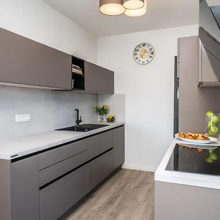 Luxury With Heated Pool Τρογκίρ