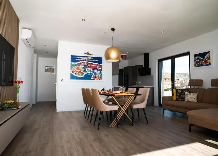 Luxury With Heated Pool *