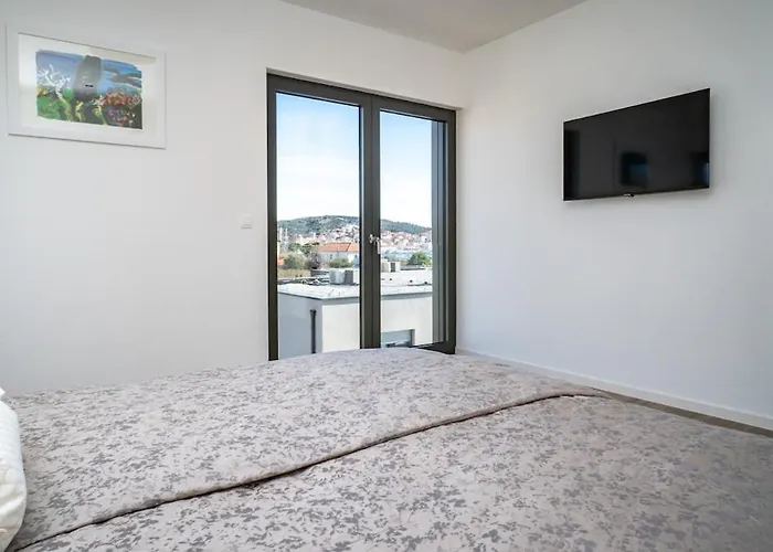 Luxury With Heated Pool