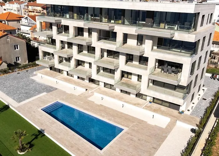 Luxury With Heated Pool Trogir