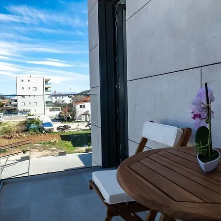 Luxury With Heated Pool