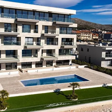 Luxury With Heated Pool Apartman