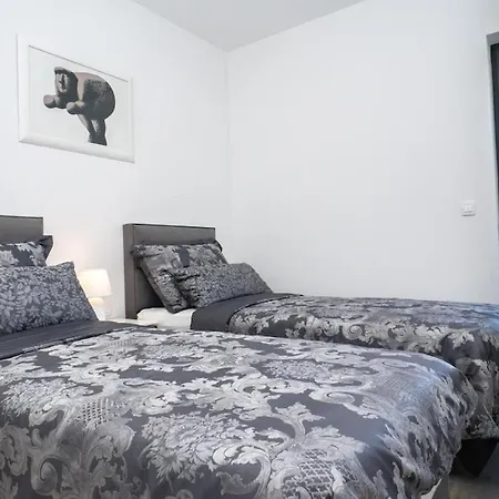 Apartman Luxury With Heated Pool Trogir