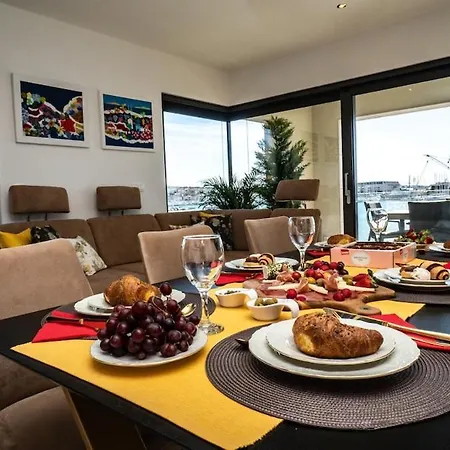 Luxury With Heated Pool *