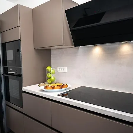 Luxury With Heated Pool Apartman