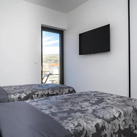 Apartman Luxury With Heated Pool Trogir