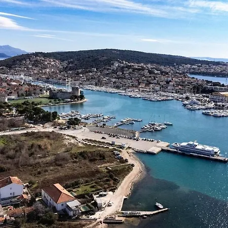 Luxury With Heated Pool Apartman Trogir