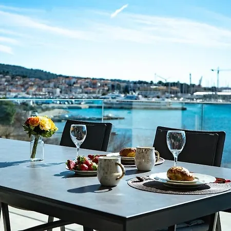 Luxury With Heated Pool Trogir