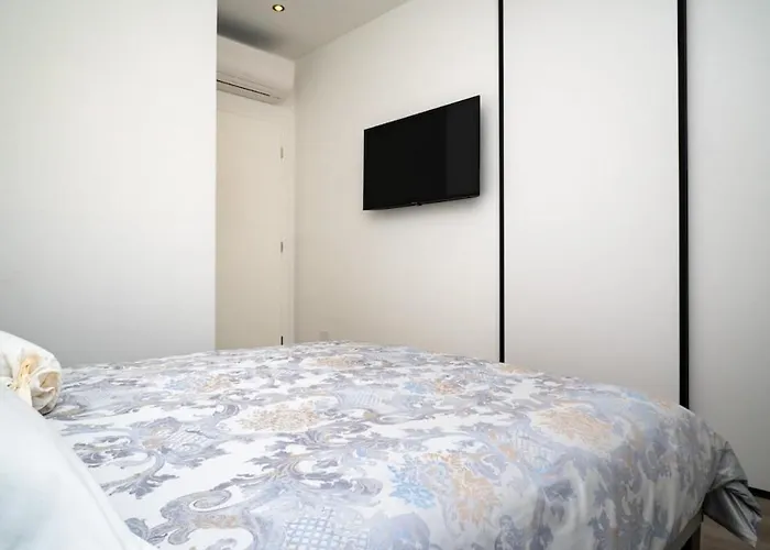 Luxury With Heated Pool Daire Trogir