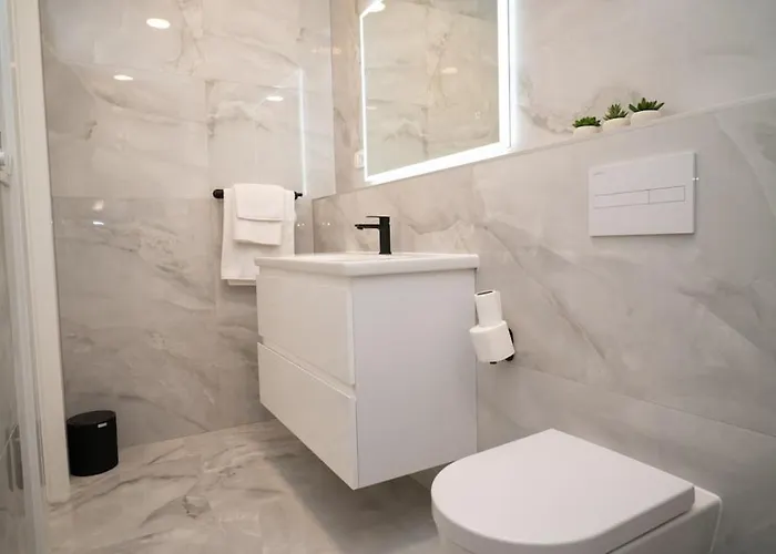 Luxury With Heated Pool * 特罗吉尔