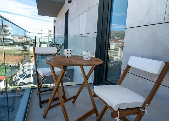 Luxury With Heated Pool Trogir