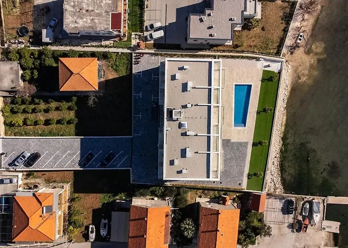 Luxury With Heated Pool