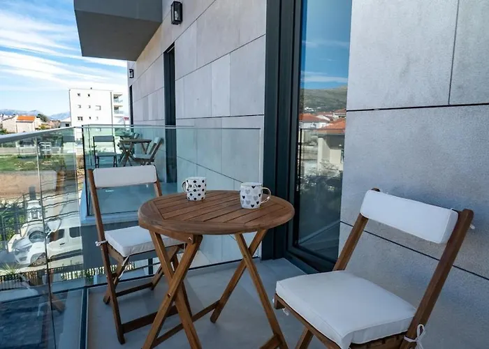 Daire Luxury With Heated Pool Trogir