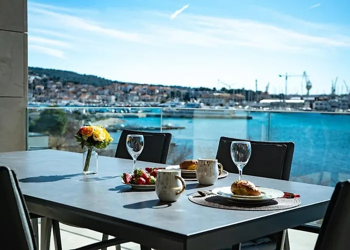 Luxury With Heated Pool Trogir
