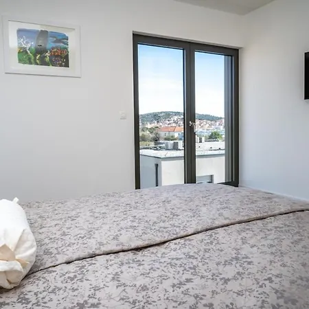 Luxury With Heated Pool Apartamento Trogir
