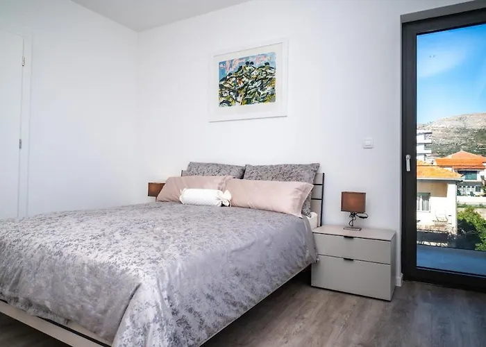 Luxury With Heated Pool Trogir