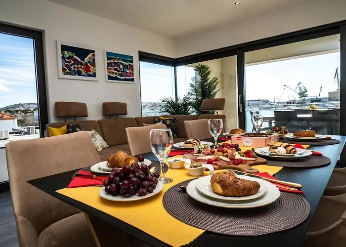 Luxury With Heated Pool *