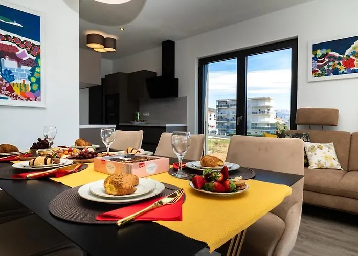 Luxury With Heated Pool Trogir