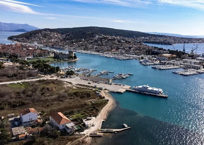 Luxury With Heated Pool *